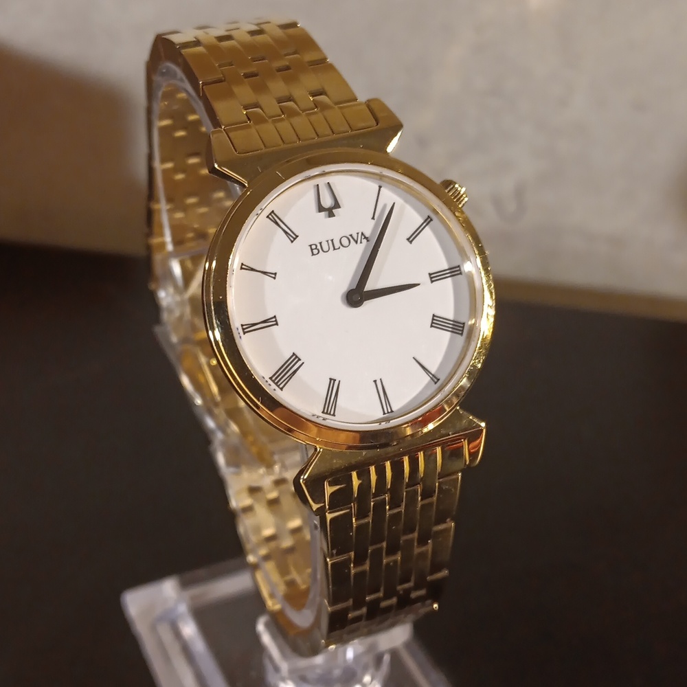 AUTHENTIC BRAND NEW WOMEN'S BULOVA GOLD WATCH